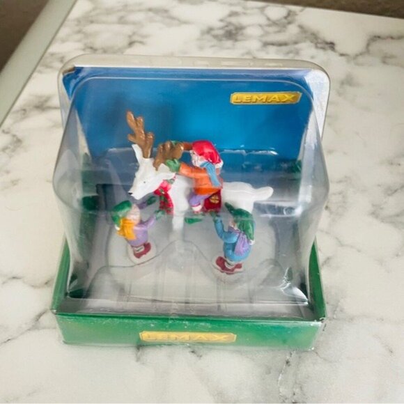 Lemax Village Collection figurine called "Storybook Santa". - Picture 2 of 7